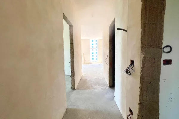 Shtepi ne shitje Apartament ne Tirane, 2+1, Mobilimi Bosh, pa mobiluar, Pagesa 215,000  Euro.