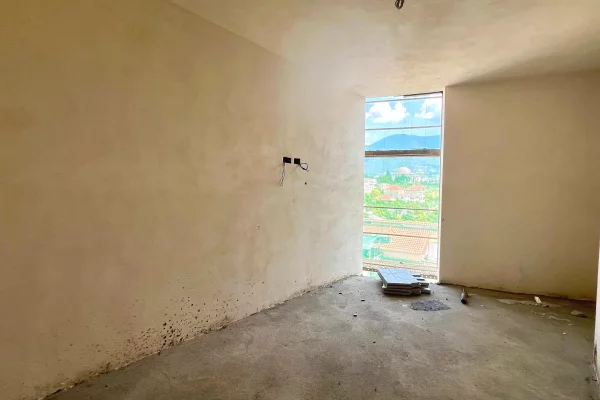 Shtepi ne shitje Apartament ne Tirane, 2+1, Mobilimi Bosh, pa mobiluar, Pagesa 215,000  Euro.