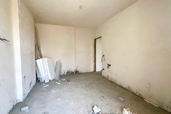 Shtepi ne shitje Apartament ne Tirane, 2+1, Mobilimi Bosh, pa mobiluar, Pagesa 215,000  Euro.