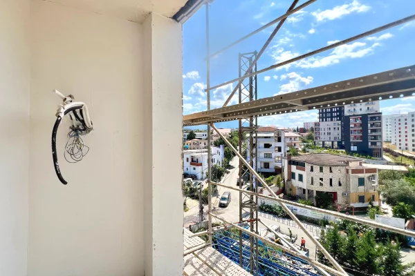 Shtepi ne shitje Apartament ne Tirane, 2+1, Mobilimi Bosh, pa mobiluar, Pagesa 215,000  Euro.