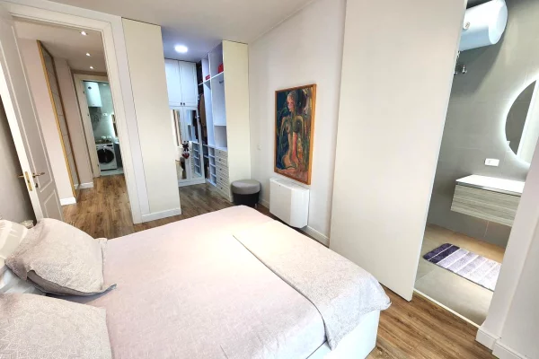 Shtepi me qera Apartament ne Tirane, 2+1, Mobilimi E mobiluar, Pagesa 150,000  Leke.
