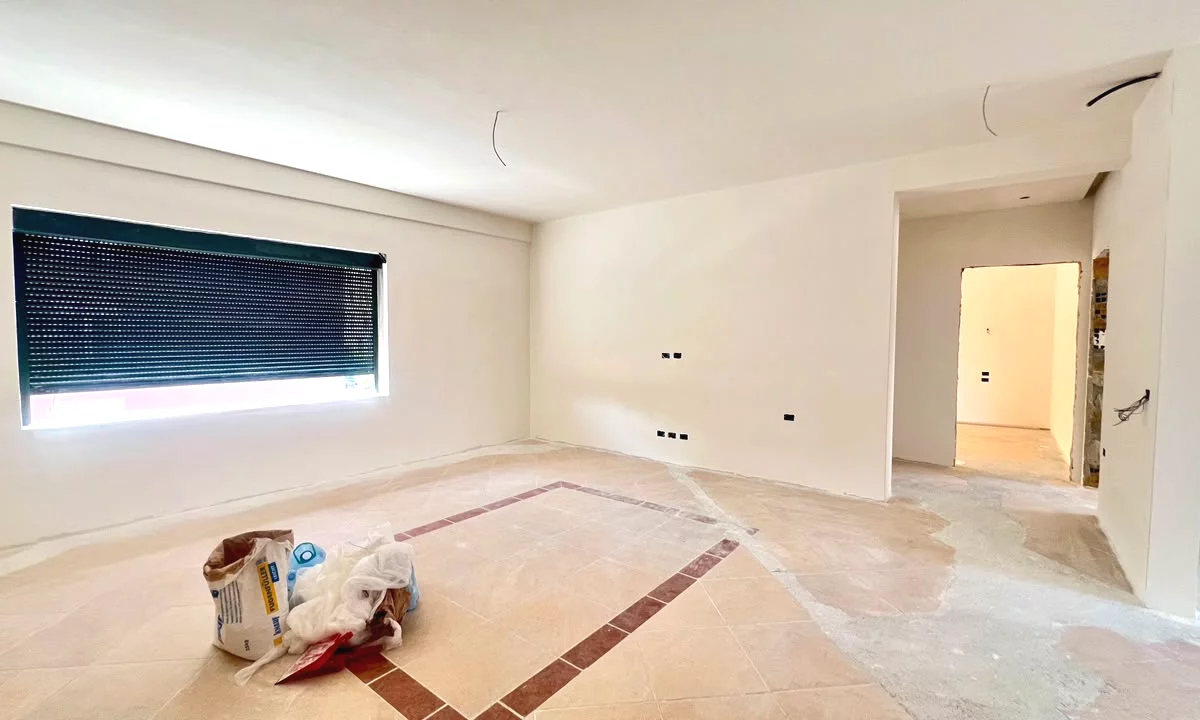 Shtepi ne shitje Apartament ne Tirane, 3+1, Mobilimi Bosh, pa mobiluar, Pagesa 210,000  Euro.