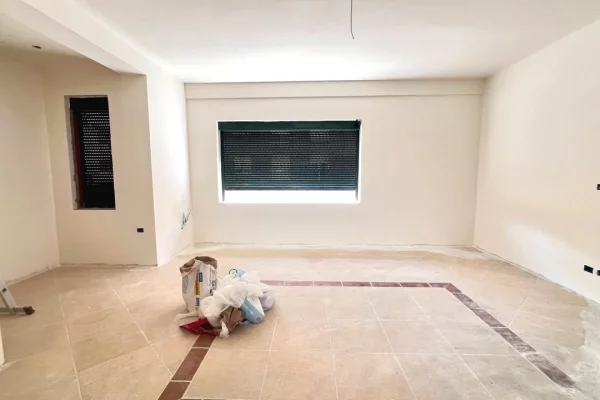 Shtepi ne shitje Apartament ne Tirane, 3+1, Mobilimi Bosh, pa mobiluar, Pagesa 210,000  Euro.