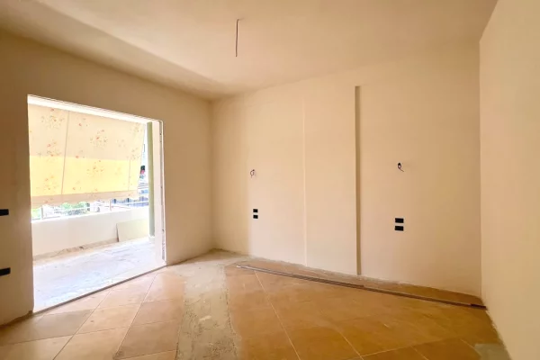 Shtepi ne shitje Apartament ne Tirane, 3+1, Mobilimi Bosh, pa mobiluar, Pagesa 210,000  Euro.