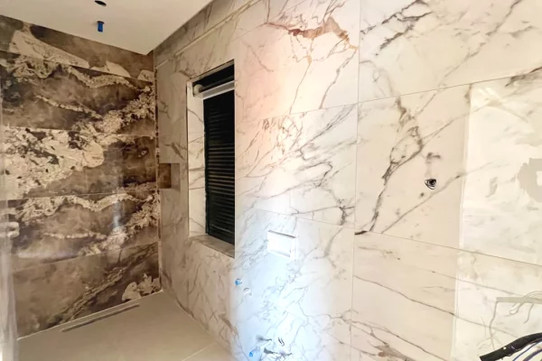 Shtepi ne shitje Apartament ne Tirane, 3+1, Mobilimi Bosh, pa mobiluar, Pagesa 210,000  Euro.