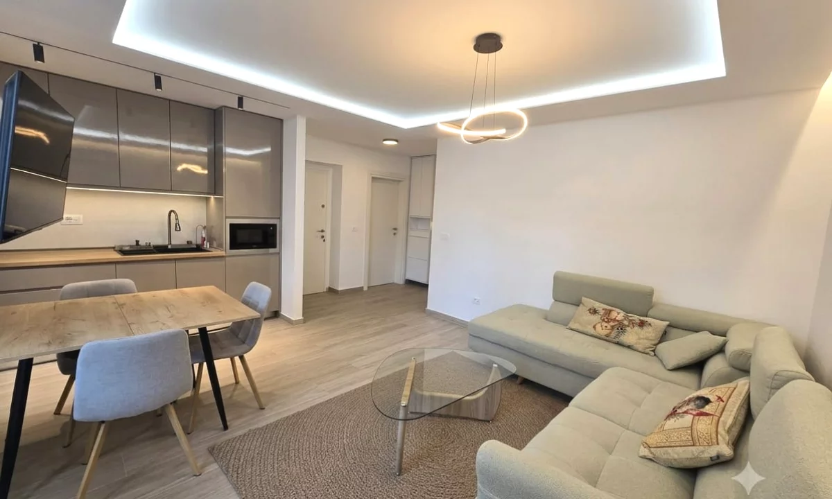 Shtepi ne shitje Apartament ne Tirane, 2+1, Mobilimi E mobiluar, Pagesa 188,000  Euro.