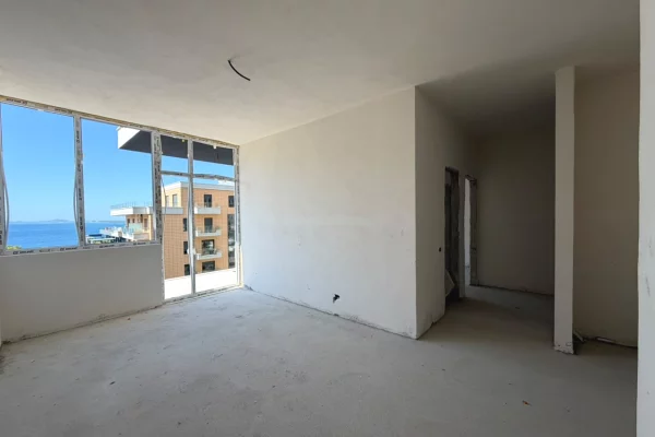 Shtepi ne shitje Apartament ne Vlore, 1+1, Mobilimi Bosh, pa mobiluar, Pagesa 211,000  Euro.