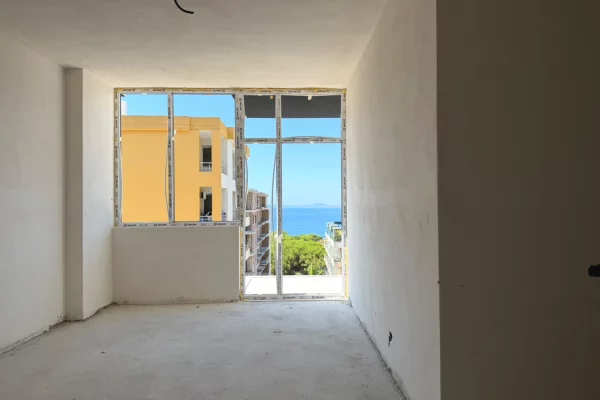 Shtepi ne shitje Apartament ne Vlore, 1+1, Mobilimi Bosh, pa mobiluar, Pagesa 211,000  Euro.