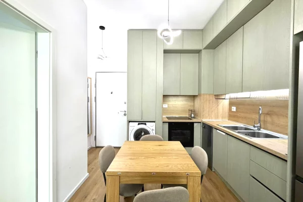 Shtepi me qera Apartament ne Tirane, 1+1, Mobilimi E mobiluar, Pagesa 45,000  Leke.
