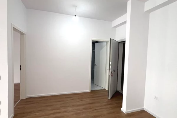 Shtepi ne shitje Apartament ne Tirane, 1+1, Mobilimi Bosh, pa mobiluar, Pagesa 11,000,000  Leke.