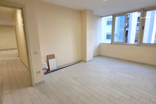Ambient biznesi me qera 3+1 ne Tirane - 1,250 Euro