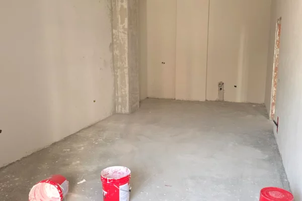 Shtepi ne shitje Apartament ne Tirane, 1+1, Mobilimi Bosh, pa mobiluar, Pagesa 71,000  Euro.