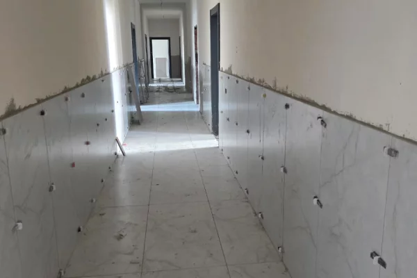 Shtepi ne shitje Apartament ne Tirane, 1+1, Mobilimi Bosh, pa mobiluar, Pagesa 71,000  Euro.