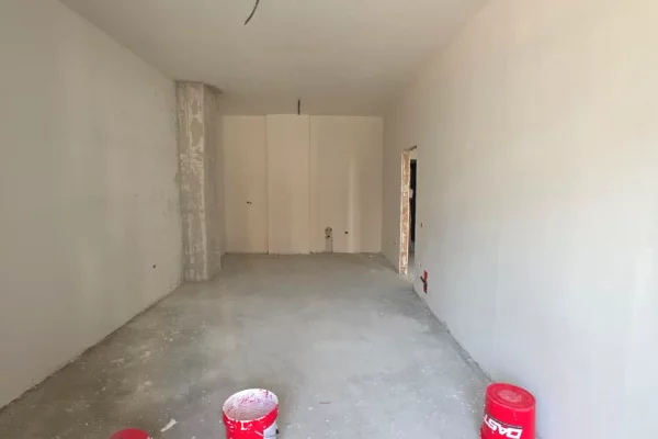 Shtepi ne shitje Apartament ne Tirane, 1+1, Mobilimi Bosh, pa mobiluar, Pagesa 71,000  Euro.