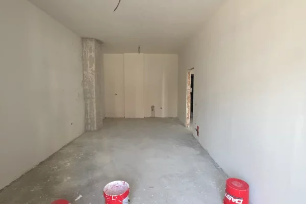Shtepi ne shitje Apartament ne Tirane, 1+1, Mobilimi Bosh, pa mobiluar, Pagesa 71,000  Euro.