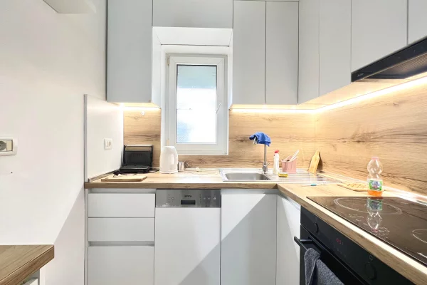 Shtepi me qera Apartament ne Tirane, 2+1, Mobilimi E mobiluar, Pagesa 70,000  Leke.