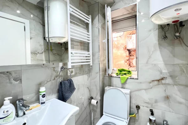 Shtepi me qera Apartament ne Tirane, 2+1, Mobilimi E mobiluar, Pagesa 70,000  Leke.
