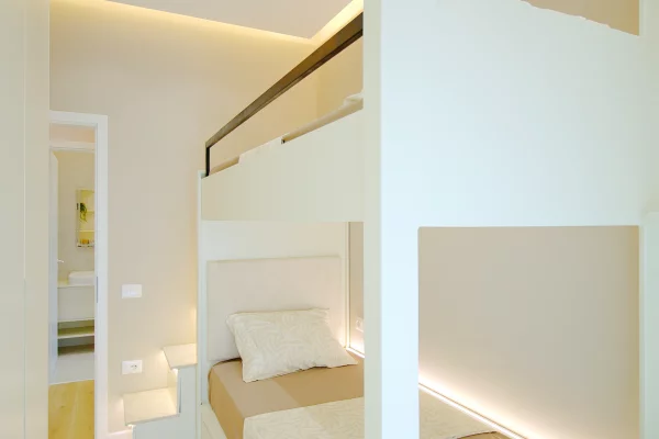Shtepi ne shitje Apartament ne Tirane, 2+1, Mobilimi E mobiluar, Pagesa 168,000  Euro.