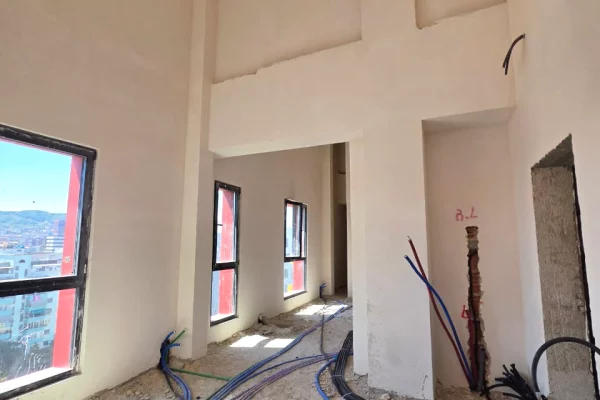 Shtepi ne shitje Apartament ne Tirane, 2+1, Mobilimi Bosh, pa mobiluar, Pagesa 255,000  Euro.