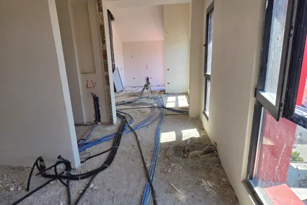 Shtepi ne shitje Apartament ne Tirane, 2+1, Mobilimi Bosh, pa mobiluar, Pagesa 255,000  Euro.