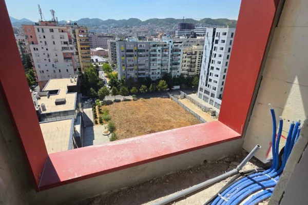 Shtepi ne shitje Apartament ne Tirane, 2+1, Mobilimi Bosh, pa mobiluar, Pagesa 255,000  Euro.