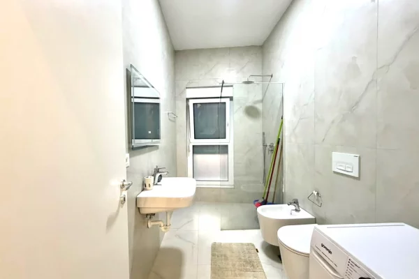Shtepi me qera Apartament ne Tirane, 1+1, Mobilimi E mobiluar, Pagesa 50,000  Leke.