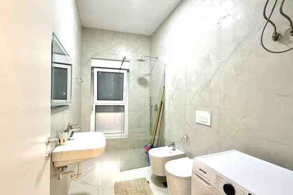 Shtepi me qera Apartament ne Tirane, 1+1, Mobilimi E mobiluar, Pagesa 50,000  Leke.