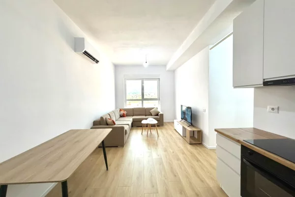 Shtepi me qera Apartament ne Tirane, 2+1, Mobilimi E mobiluar, Pagesa 50,000  Leke.