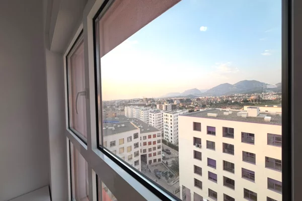 Shtepi me qera Apartament ne Tirane, 2+1, Mobilimi E mobiluar, Pagesa 50,000  Leke.