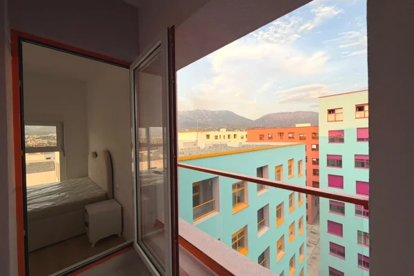 Shtepi me qera Apartament ne Tirane, 2+1, Mobilimi E mobiluar, Pagesa 50,000  Leke.