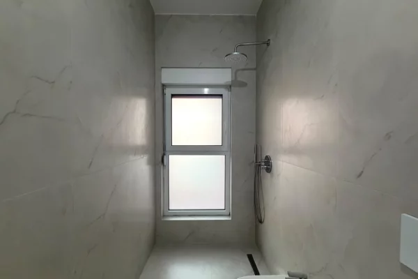 Shtepi me qera Apartament ne Tirane, 2+1, Mobilimi E mobiluar, Pagesa 50,000  Leke.