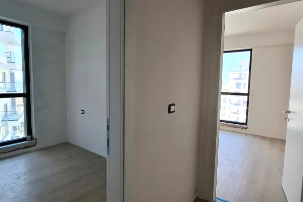 Shtepi ne shitje Apartament ne Tirane, 2+1, Mobilimi Bosh, pa mobiluar, Pagesa 152,000  Euro.