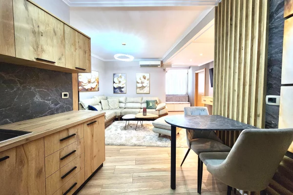 Shtepi me qera Apartament ne Tirane, 2+1, Mobilimi E mobiluar, Pagesa 850  Euro.