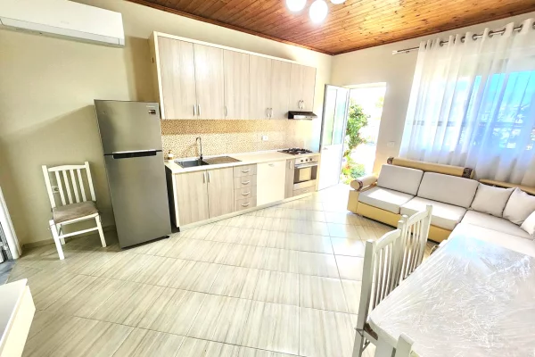 Shtepi me qera Shtepi Private ne Tirane, 1+1, Mobilimi E mobiluar, Pagesa 40,000  Leke.