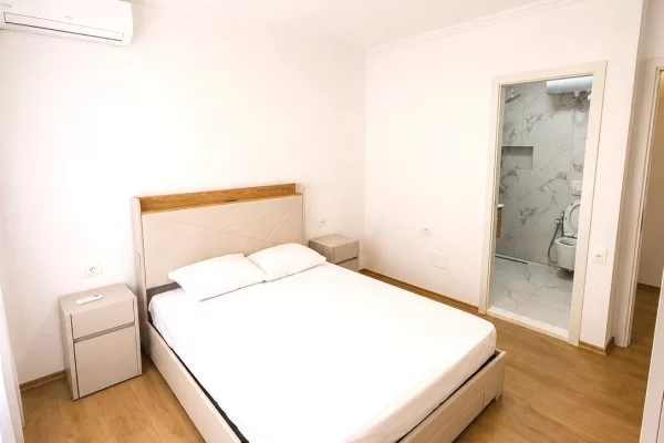 Shtepi me qera Apartament ne Tirane, 2+1, Mobilimi E mobiluar, Pagesa 1,000  Euro.