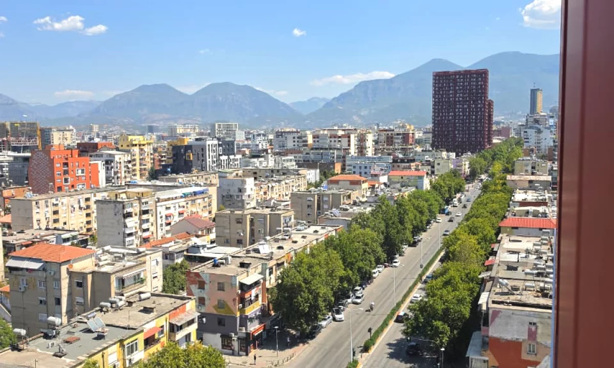 Shtepi ne shitje Duplex(shtepi me 2 kate) ne Tirane, 4+1, Mobilimi Bosh, pa mobiluar, Pagesa 490,000  Euro.