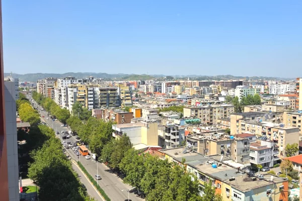 Shtepi ne shitje Duplex(shtepi me 2 kate) ne Tirane, 4+1, Mobilimi Bosh, pa mobiluar, Pagesa 490,000  Euro.