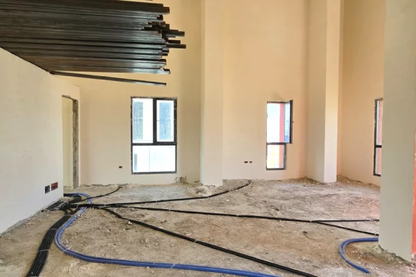 Shtepi ne shitje Duplex(shtepi me 2 kate) ne Tirane, 4+1, Mobilimi Bosh, pa mobiluar, Pagesa 490,000  Euro.