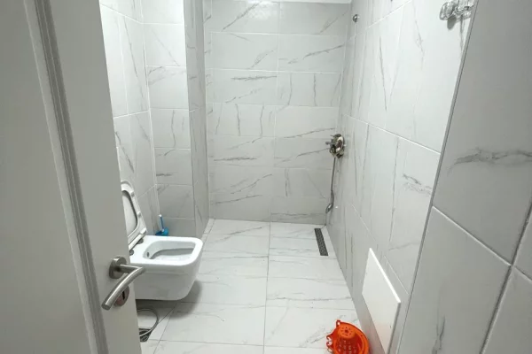 Shtepi ne shitje Apartament ne Tirane, 1+1, Mobilimi E mobiluar, Pagesa 189,000  Euro.