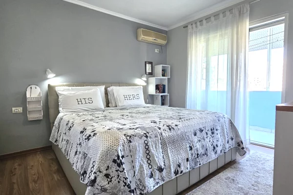 Shtepi ne shitje Apartament ne Tirane, 2+1, Mobilimi Bosh, pa mobiluar, Pagesa 176,000  Euro.