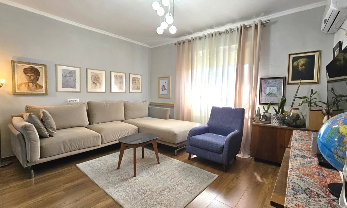 Shtepi ne shitje Apartament ne Tirane, 2+1, Mobilimi Bosh, pa mobiluar, Pagesa 176,000  Euro.