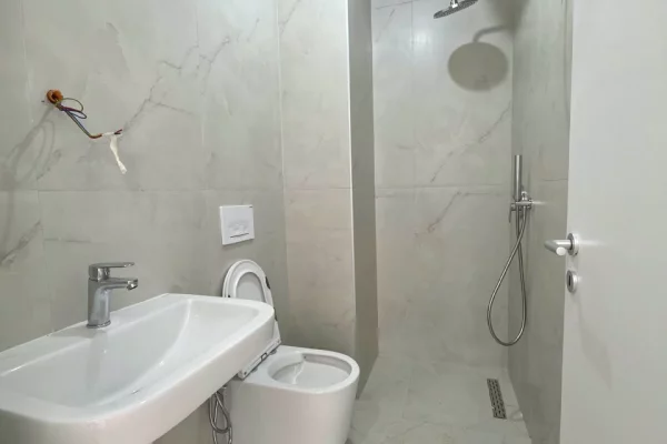 Shtepi ne shitje Apartament ne Tirane, 1+1, Mobilimi E mobiluar, Pagesa 89,500  Euro.