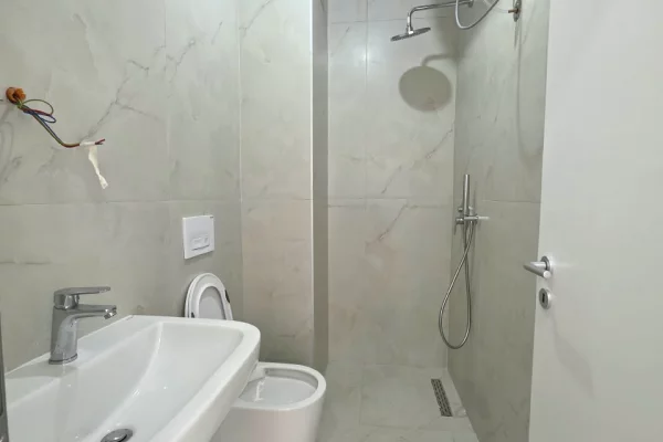 Shtepi ne shitje Apartament ne Tirane, 1+1, Mobilimi E mobiluar, Pagesa 89,500  Euro.