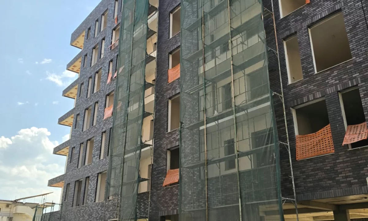 House for Sale Apartment in Tirana, 2+1, Furniture Emty, Payment 105,000  Euro.