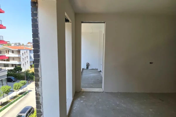 House for Sale Apartment in Tirana, 2+1, Furniture Emty, Payment 105,000  Euro.