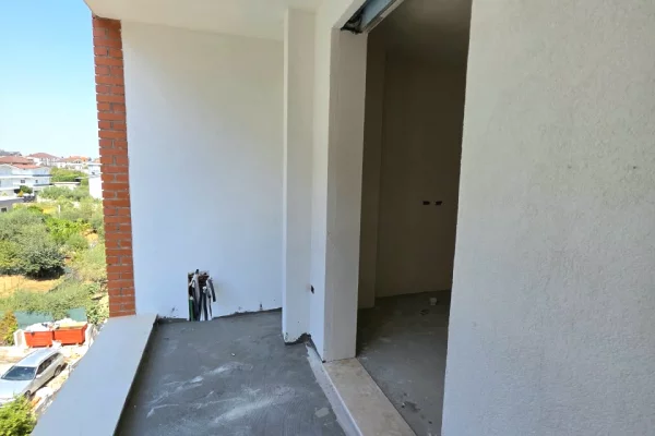 House for Sale Apartment in Tirana, 2+1, Furniture Emty, Payment 105,000  Euro.