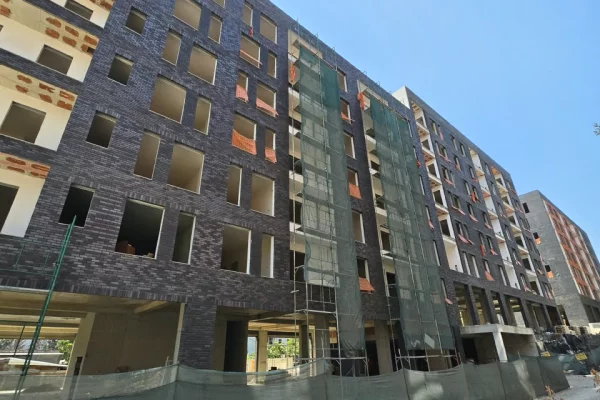 House for Sale Apartment in Tirana, 2+1, Furniture Emty, Payment 105,000  Euro.