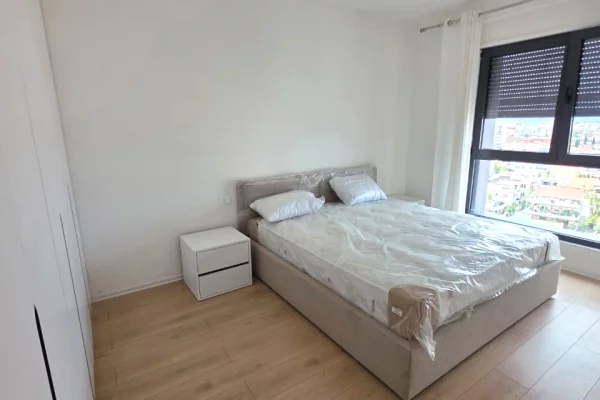 Shtepi me qera Apartament ne Tirane, 2+1, Mobilimi E mobiluar, Pagesa 75,000  Leke.