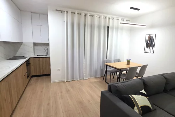 Shtepi me qera Apartament ne Tirane, 2+1, Mobilimi E mobiluar, Pagesa 75,000  Leke.