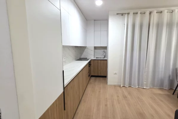 Shtepi me qera Apartament ne Tirane, 2+1, Mobilimi E mobiluar, Pagesa 75,000  Leke.